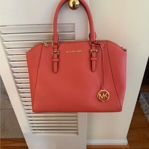 Michael Kors Purse Execellent Condition on